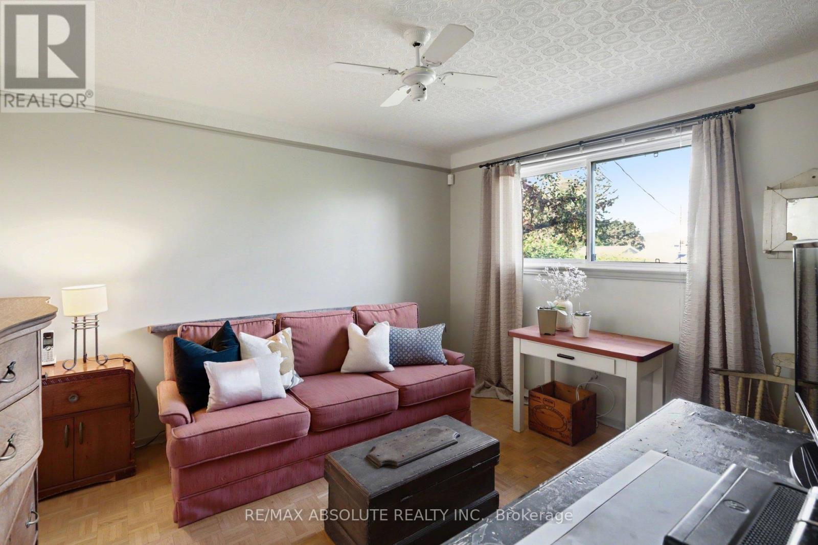 125 Juniper Street E Property Photo 15