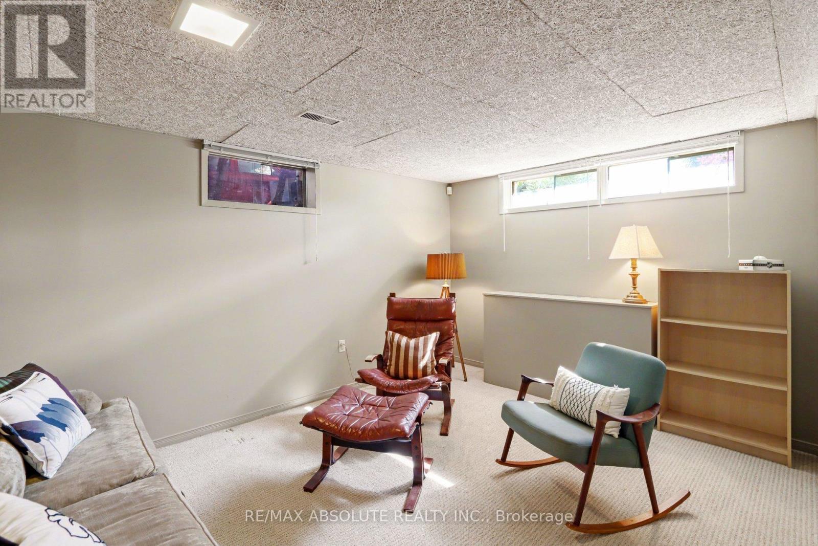 125 Juniper Street E Property Photo 19