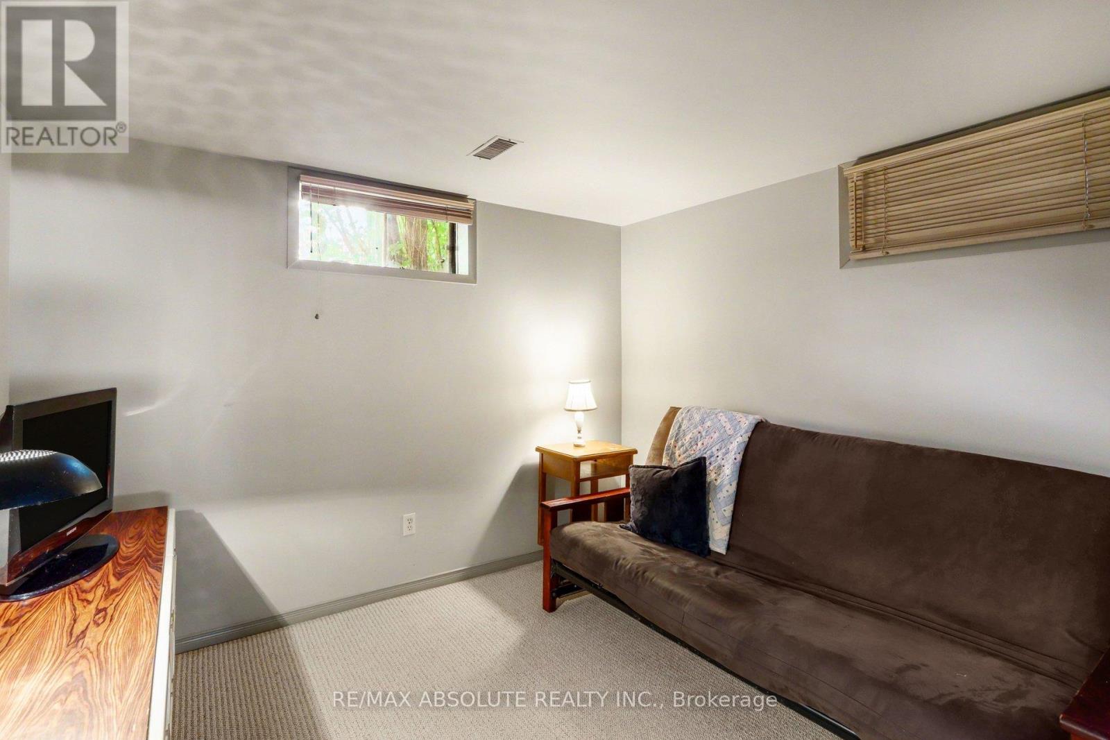 125 Juniper Street E Property Photo 21