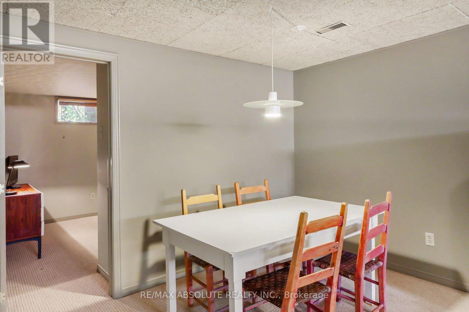 125 Juniper Street E Property Photo 22