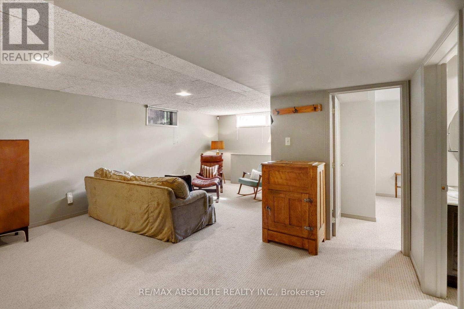 125 Juniper Street E Property Photo 23