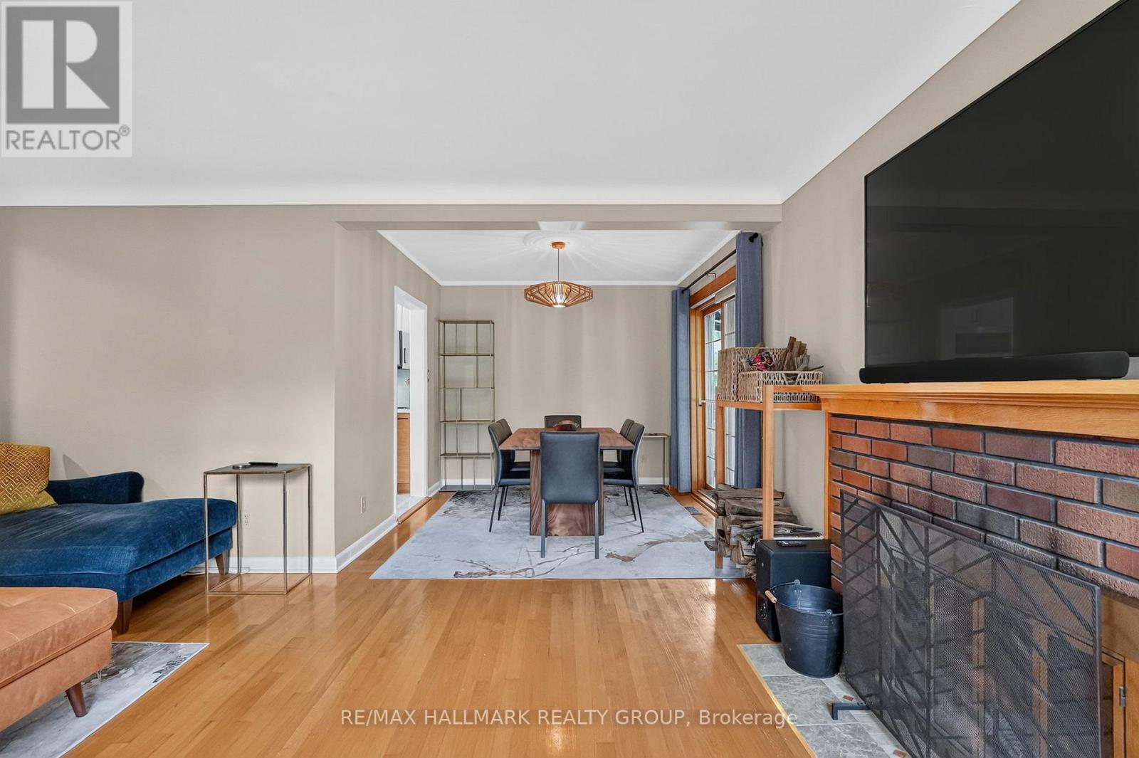 987 Neville Street Property Photo 15