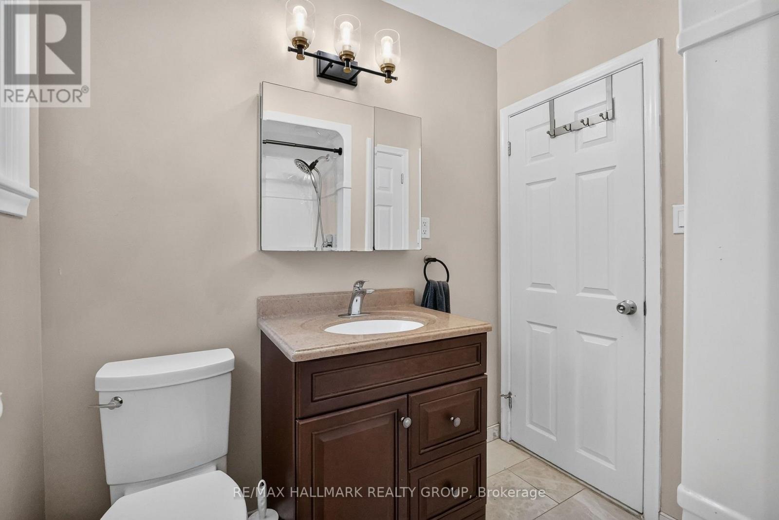987 Neville Street Property Photo 21