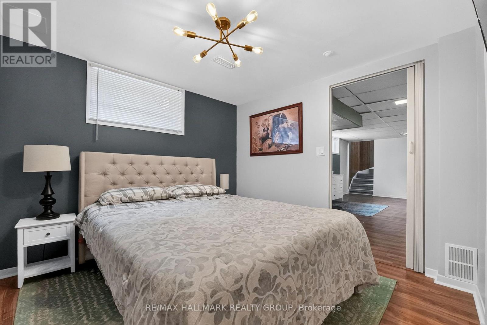 987 Neville Street Property Photo 32
