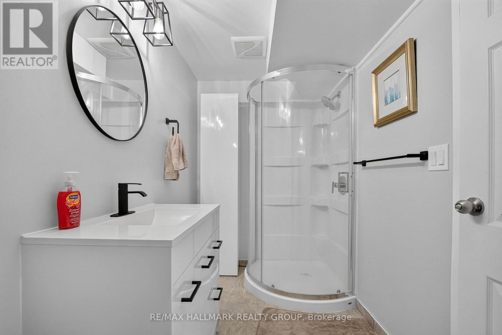 987 Neville Street Property Photo 33