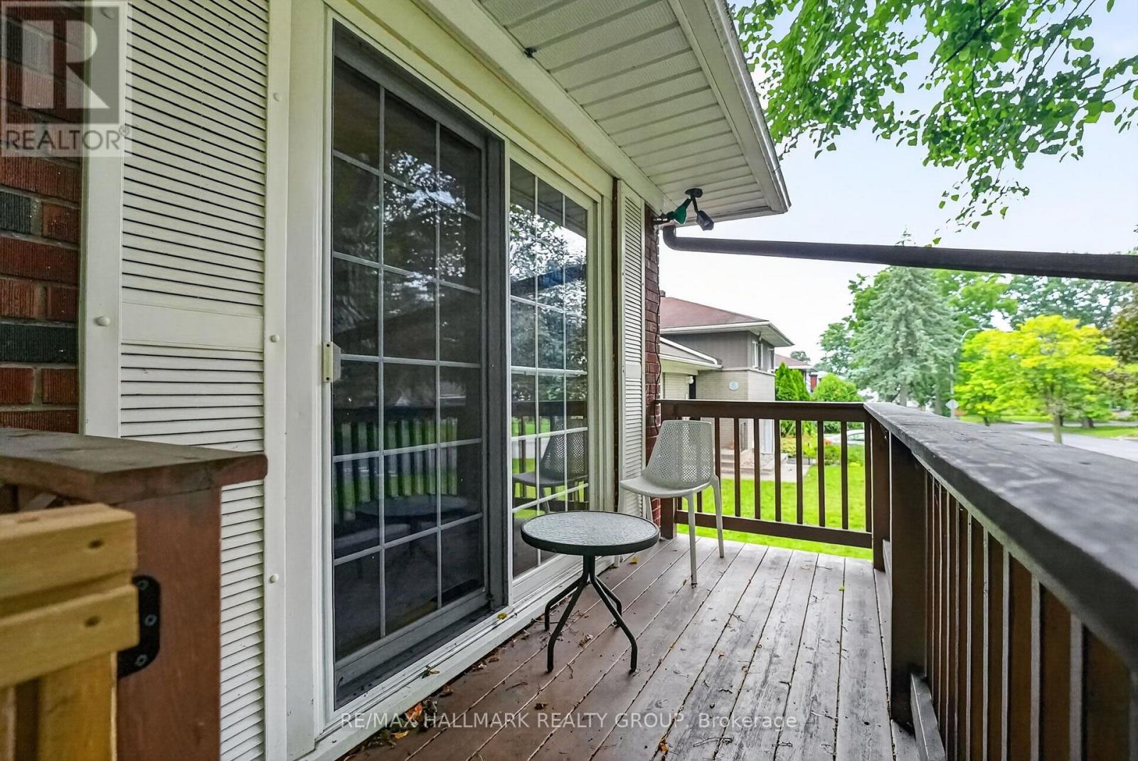 987 Neville Street Property Photo 35