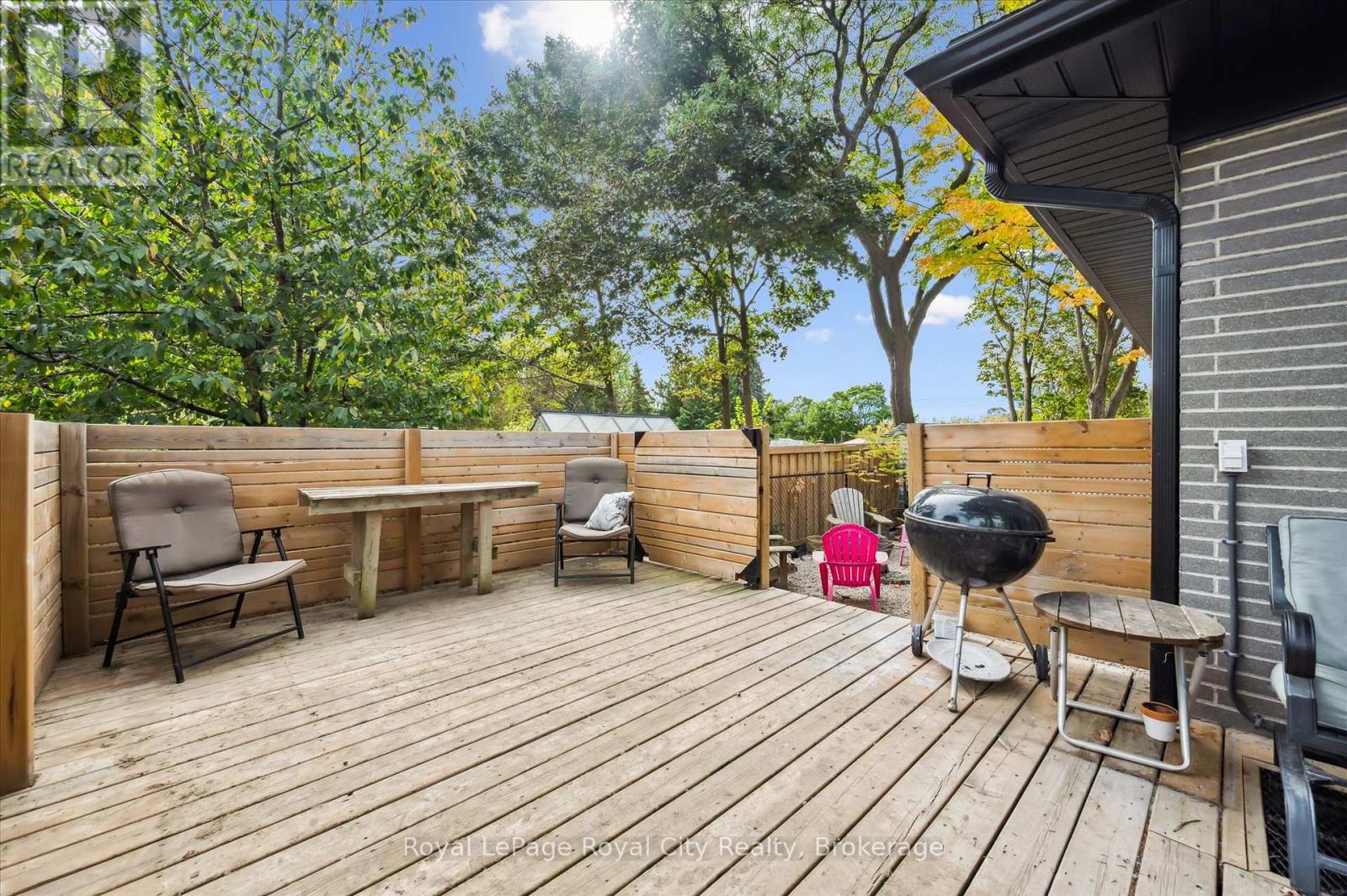 20 Highview Place Property Photo 3
