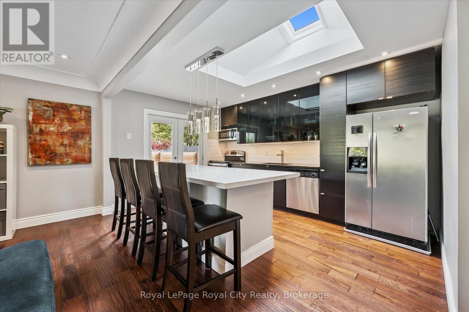20 Highview Place Property Photo 6