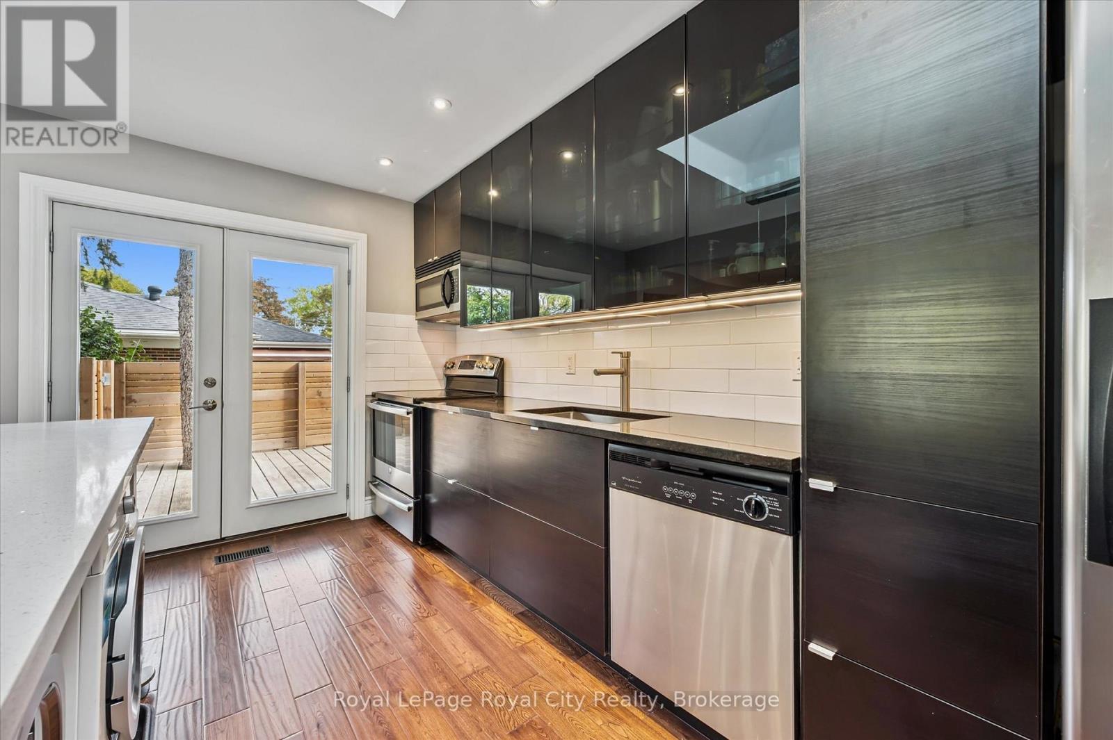 20 Highview Place Property Photo 7