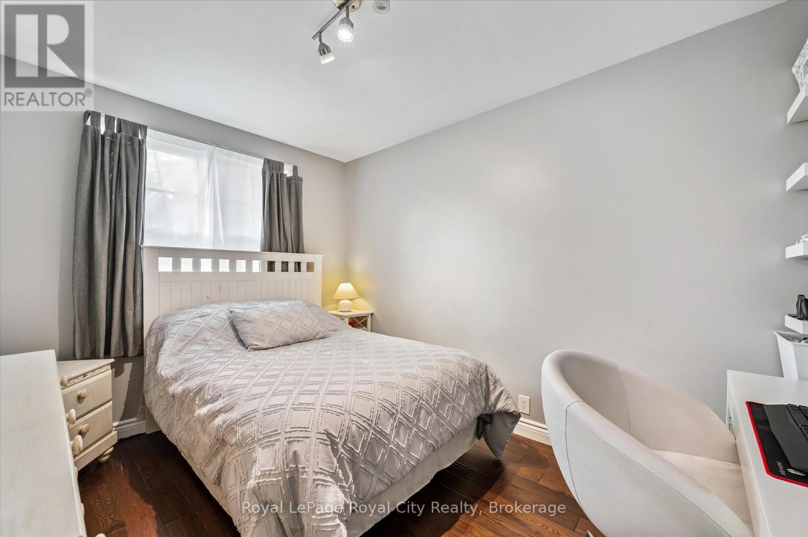 20 Highview Place Property Photo 10