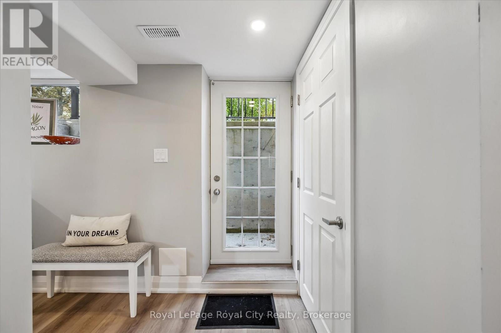 20 Highview Place Property Photo 13