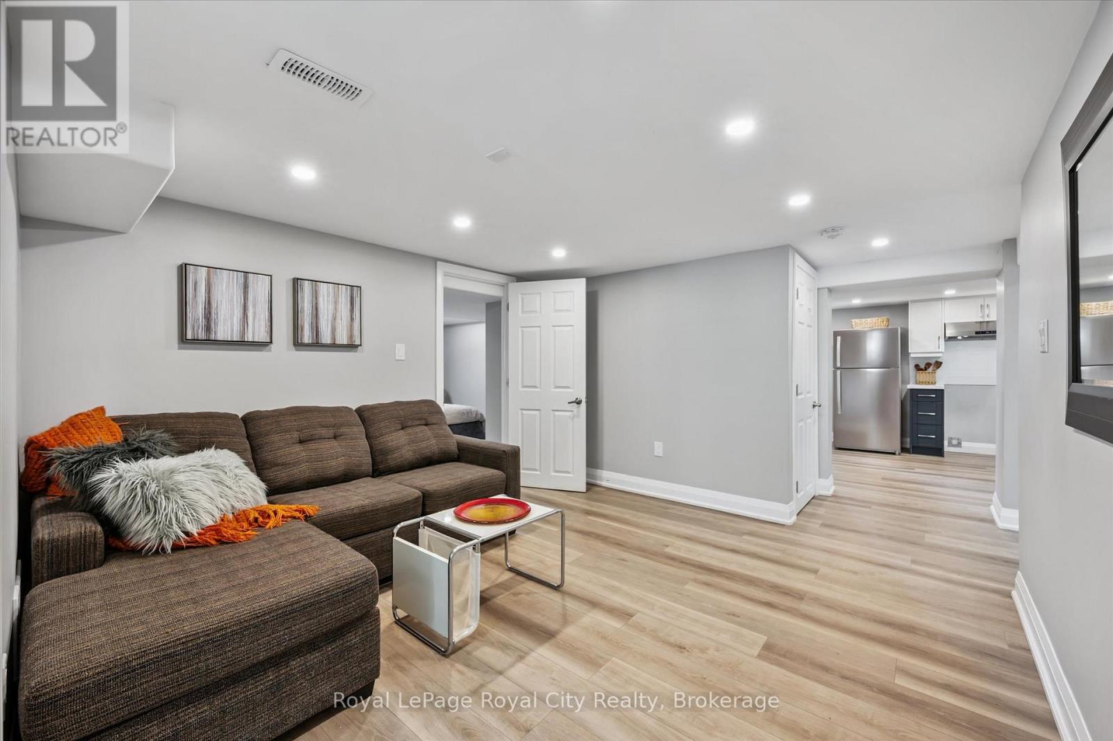 20 Highview Place Property Photo 16