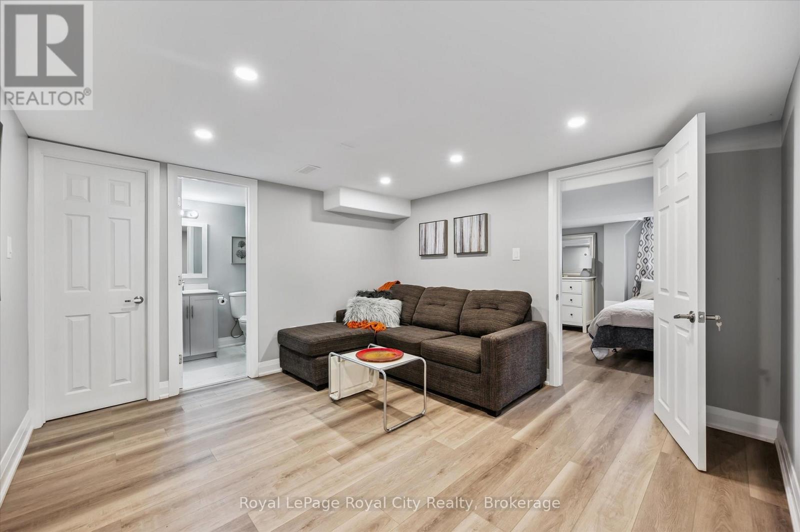20 Highview Place Property Photo 17