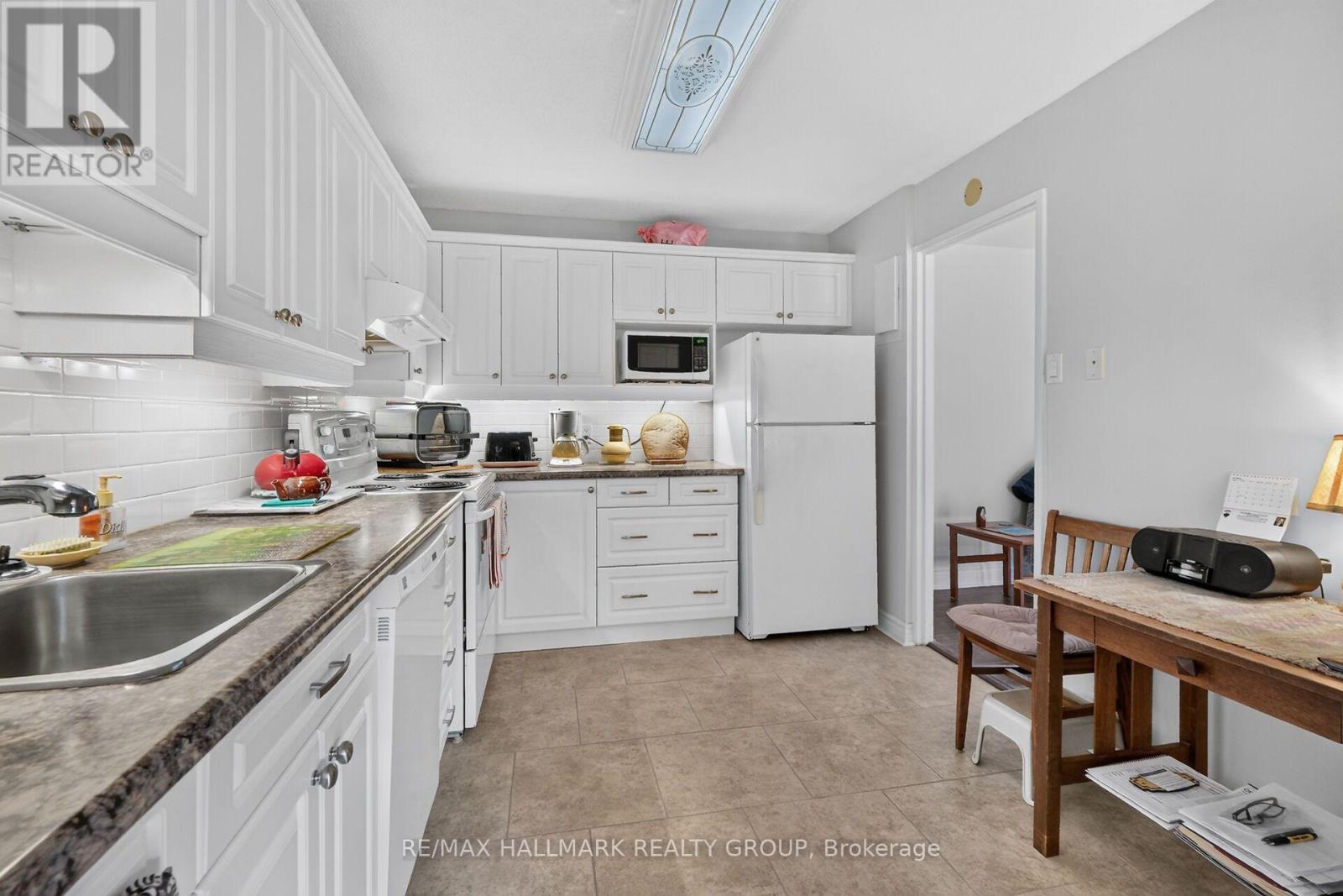 710 - 1485 Baseline Road Property Photo 21