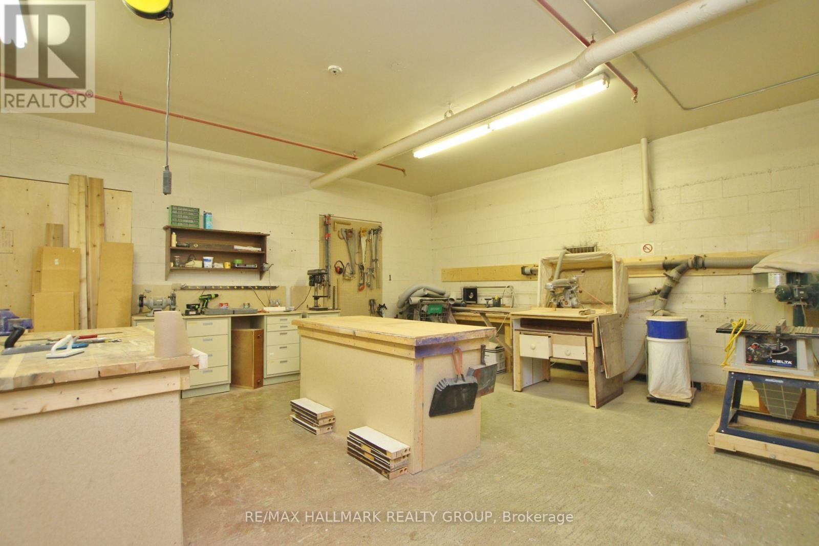 710 - 1485 Baseline Road Property Photo 44