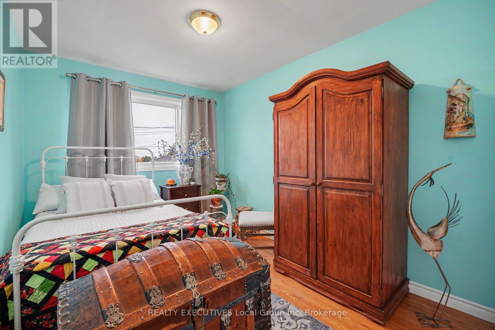856 Jane Street Property Photo 17