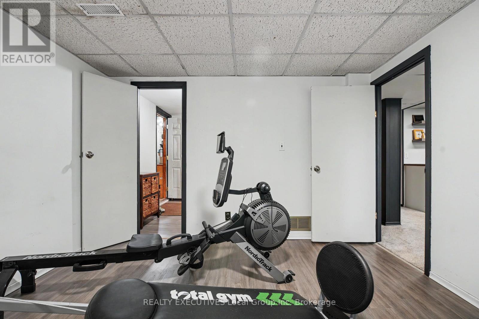856 Jane Street Property Photo 32