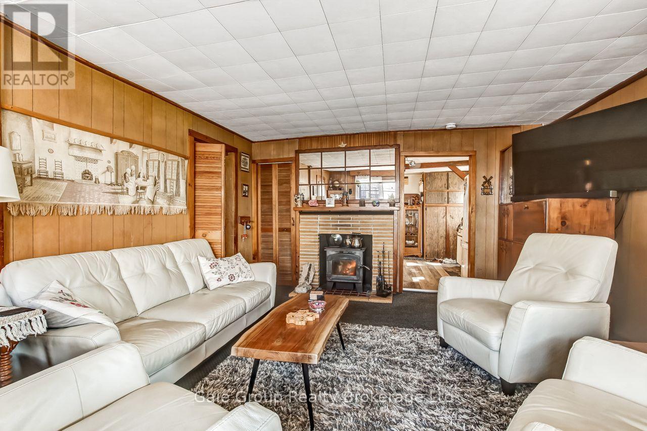 1410 Dundas Street Property Photo 5