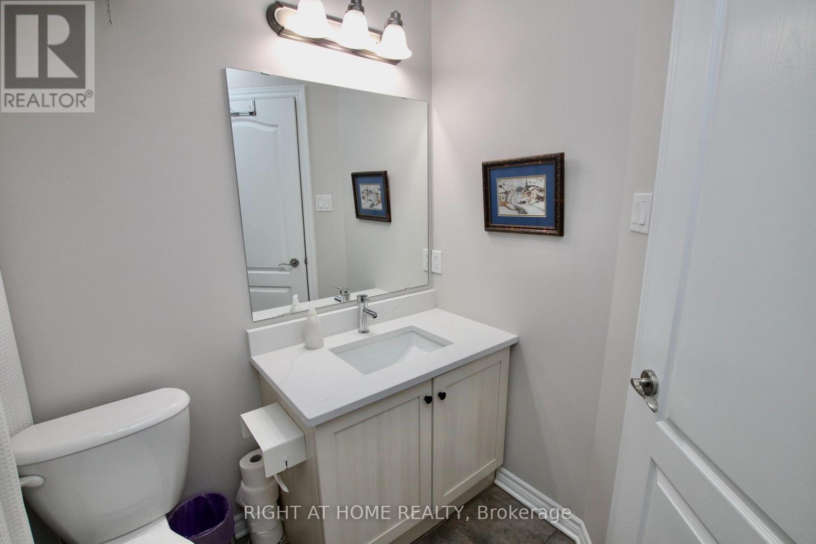 301 - 2 Warner Street Property Photo 26