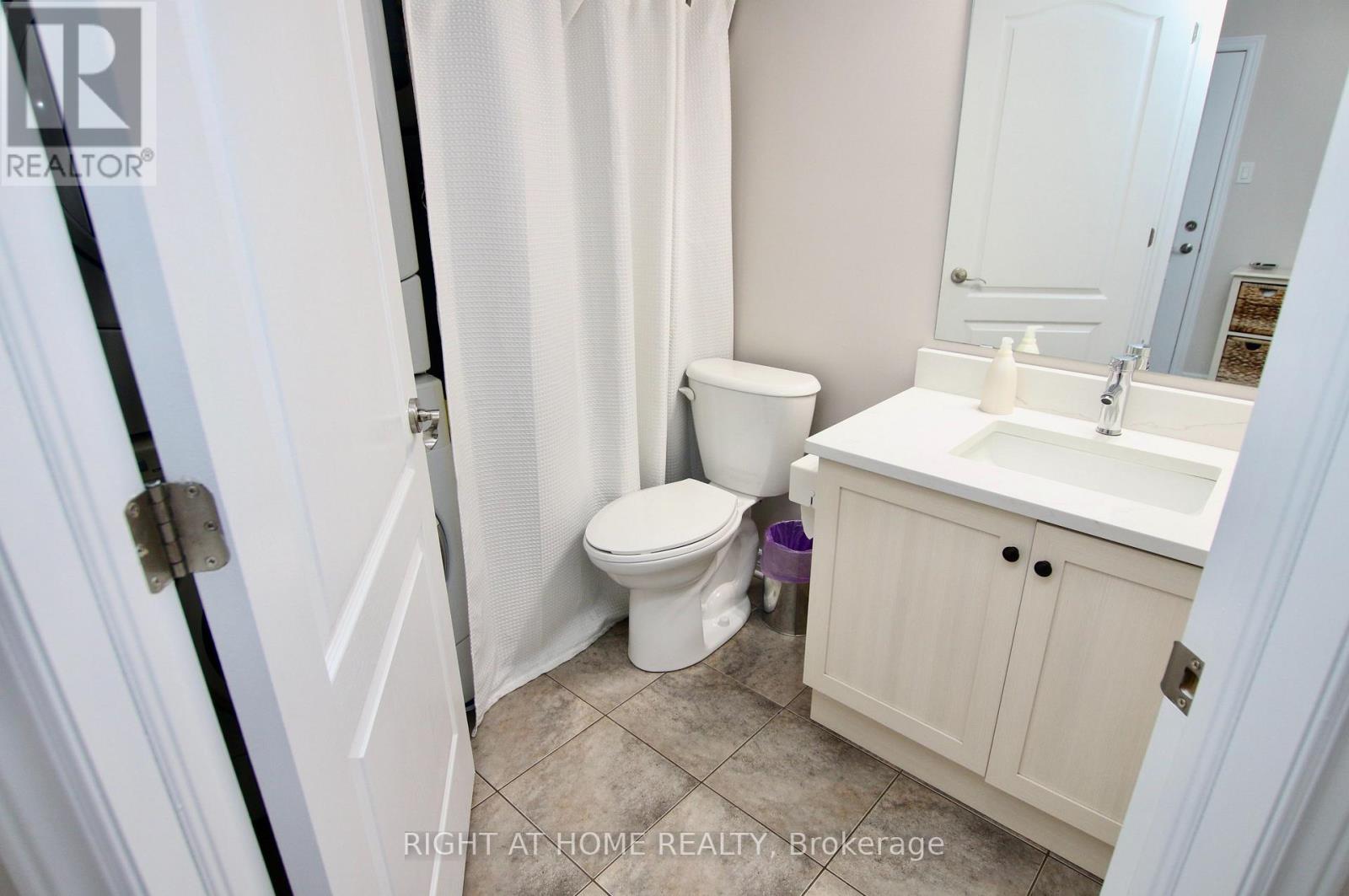 301 - 2 Warner Street Property Photo 27