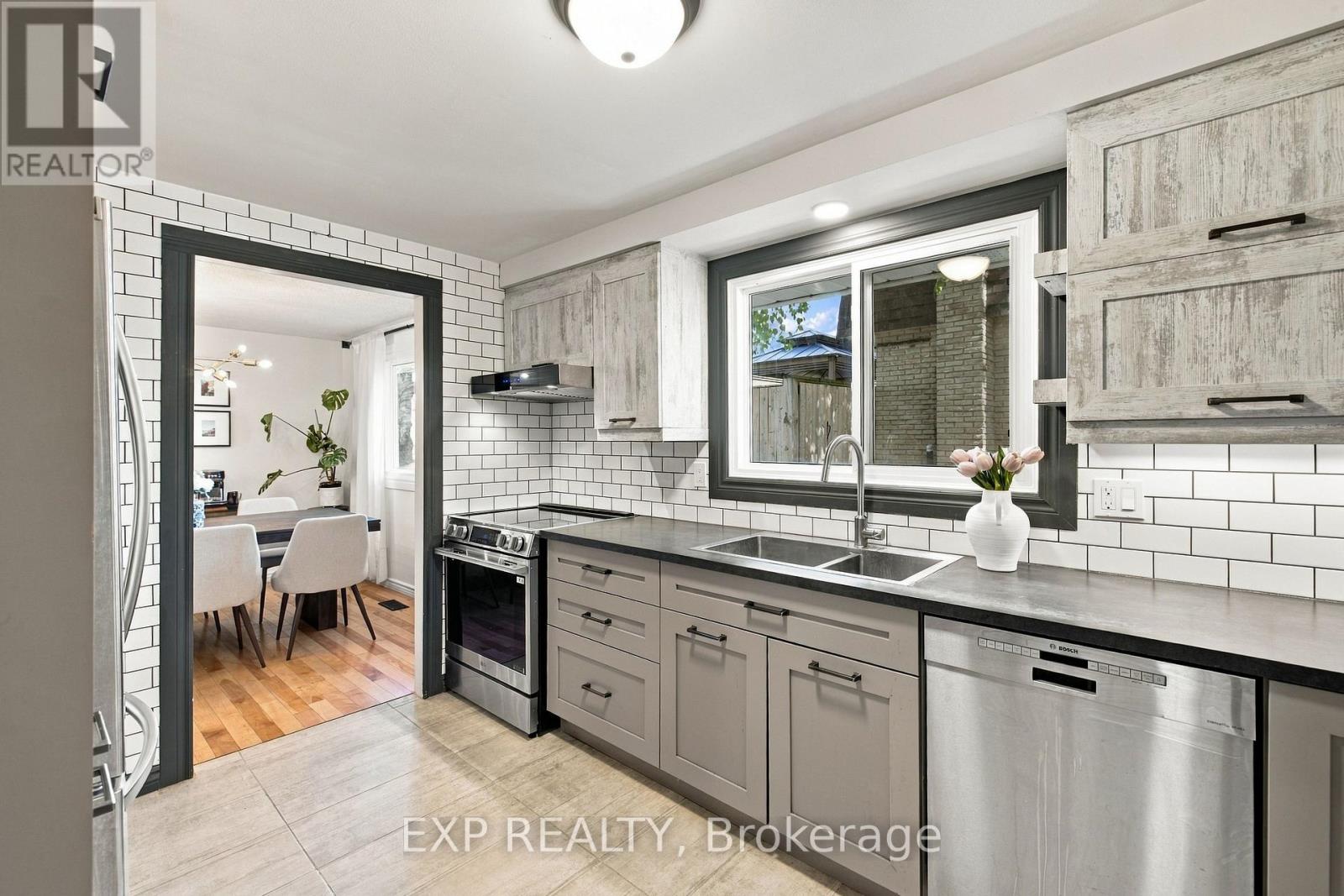 178 Laurentian Drive Property Photo 11