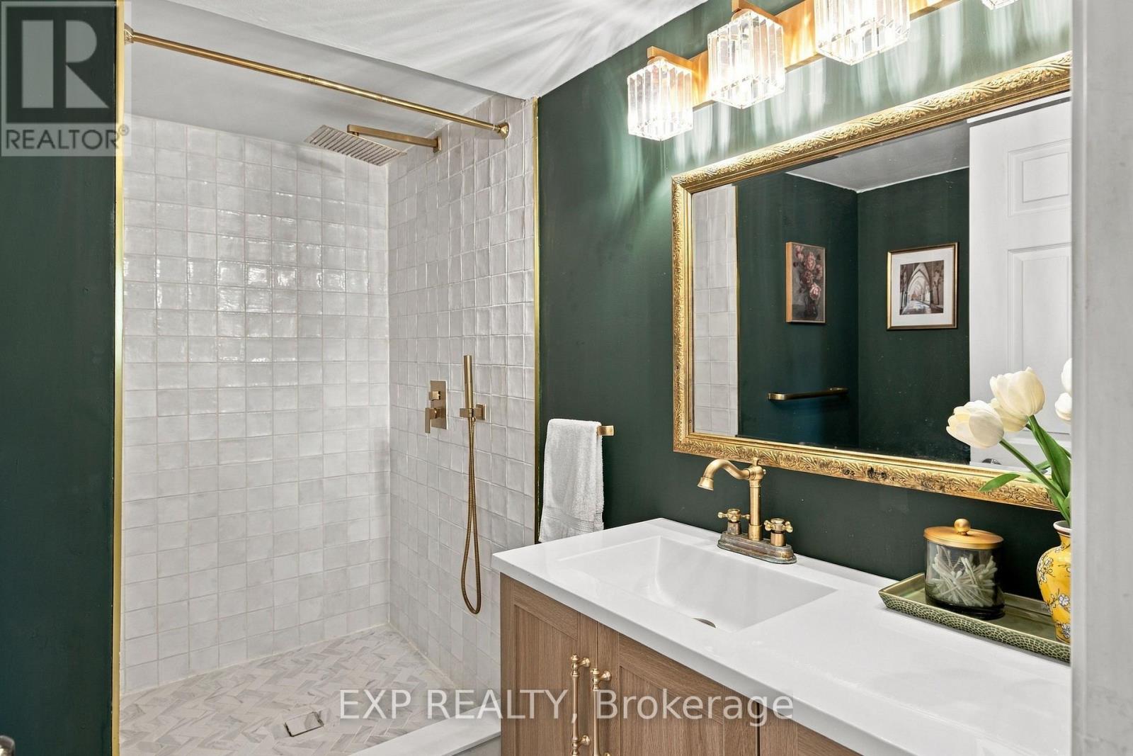 178 Laurentian Drive Property Photo 28
