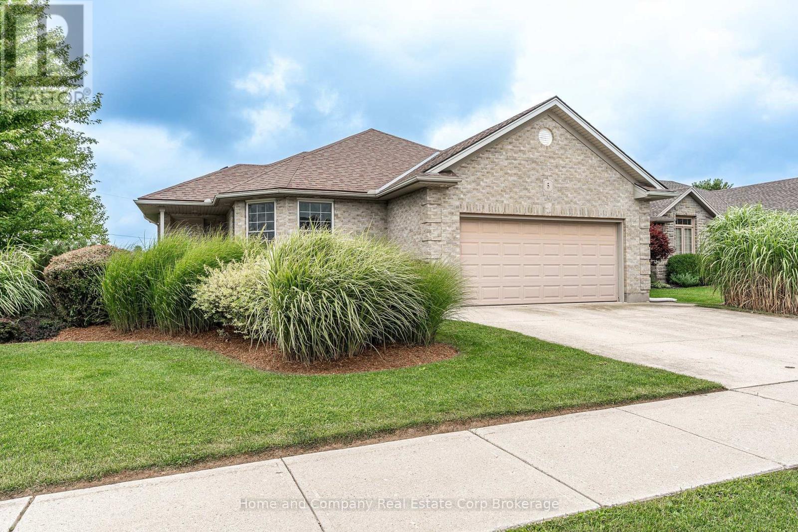 5 Ridgewood Crescent Property Photo 1