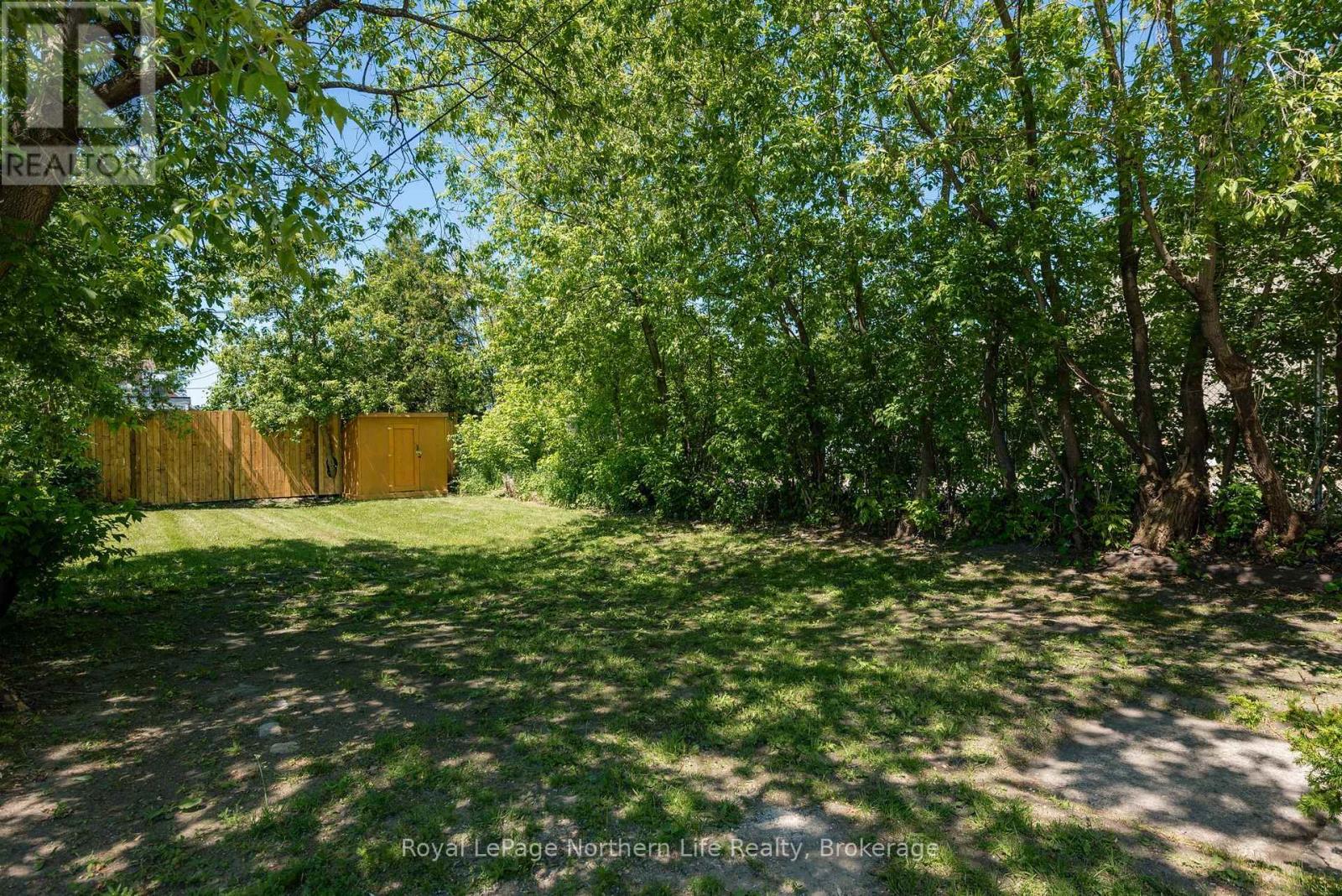 253 Second Avenue W Property Photo 4