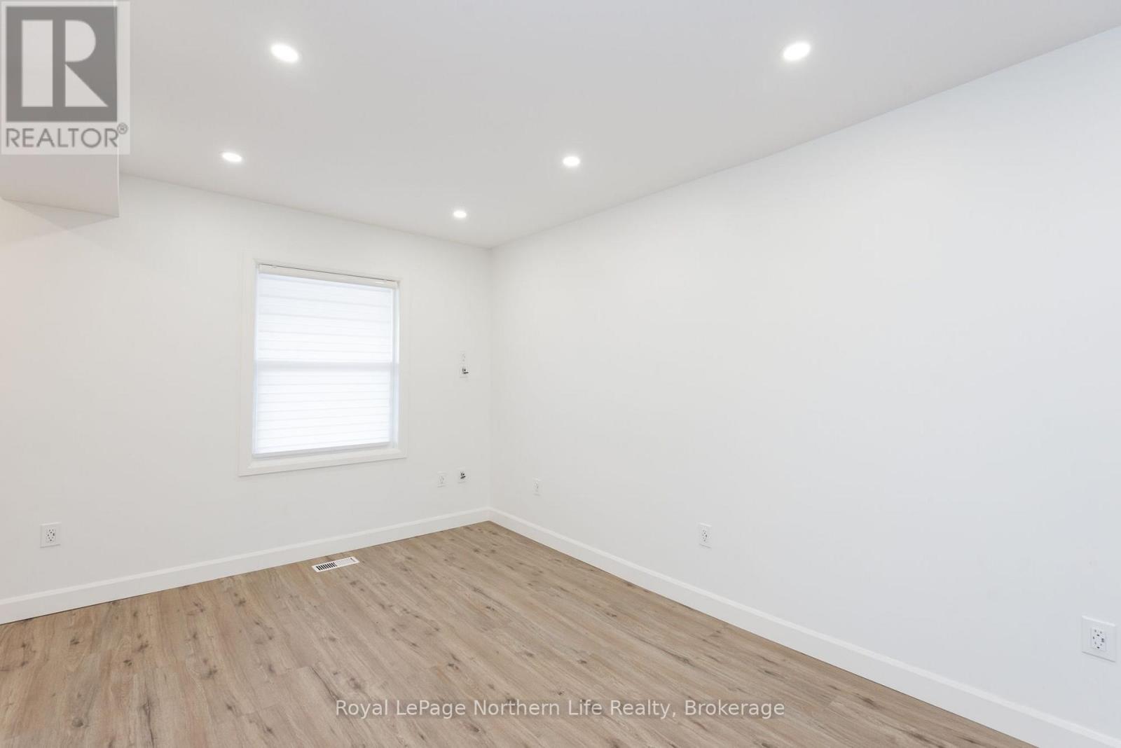 253 Second Avenue W Property Photo 16