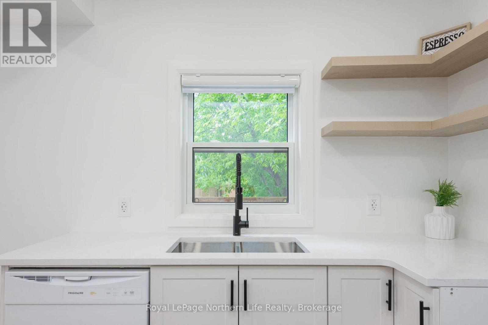 253 Second Avenue W Property Photo 19