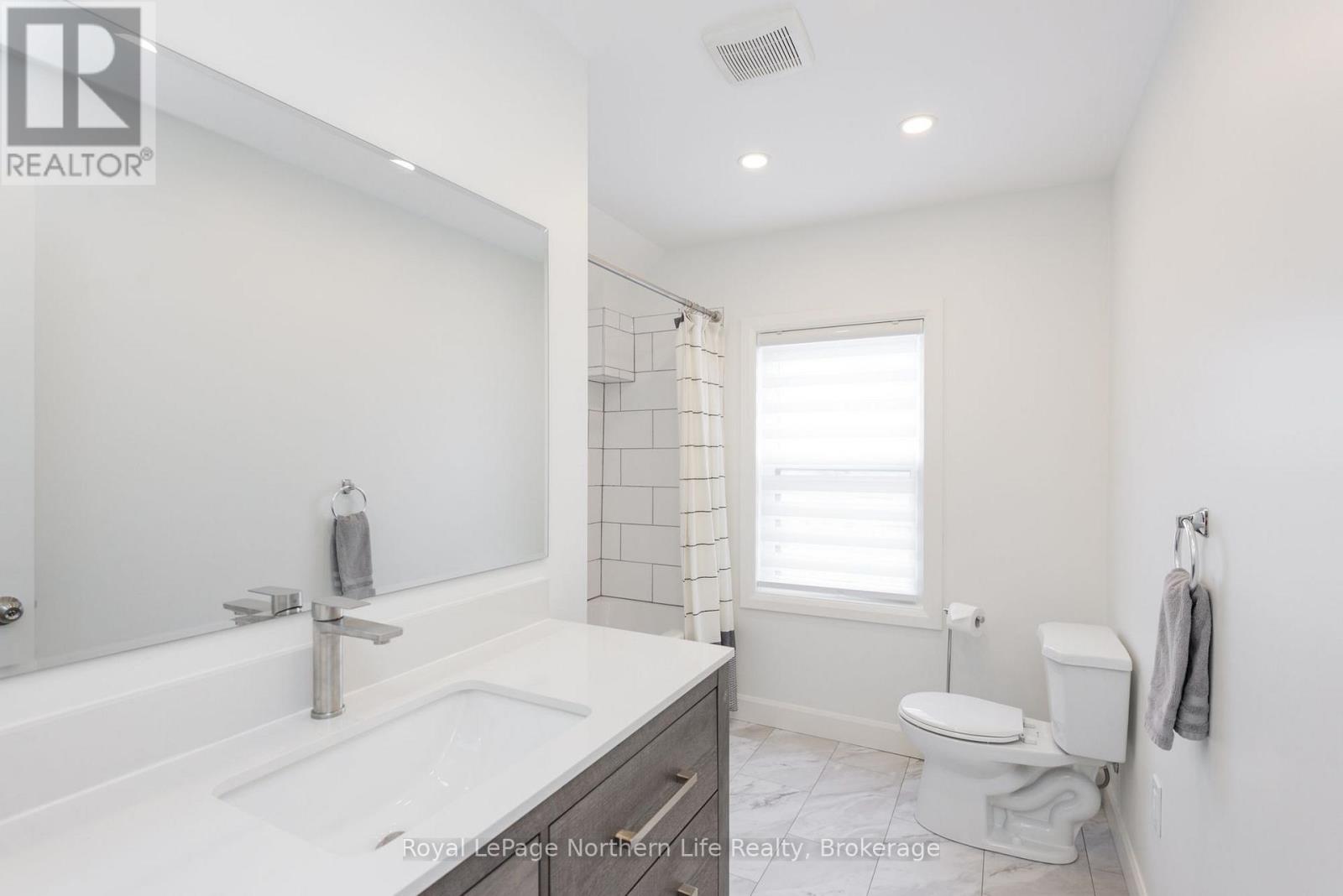 253 Second Avenue W Property Photo 27
