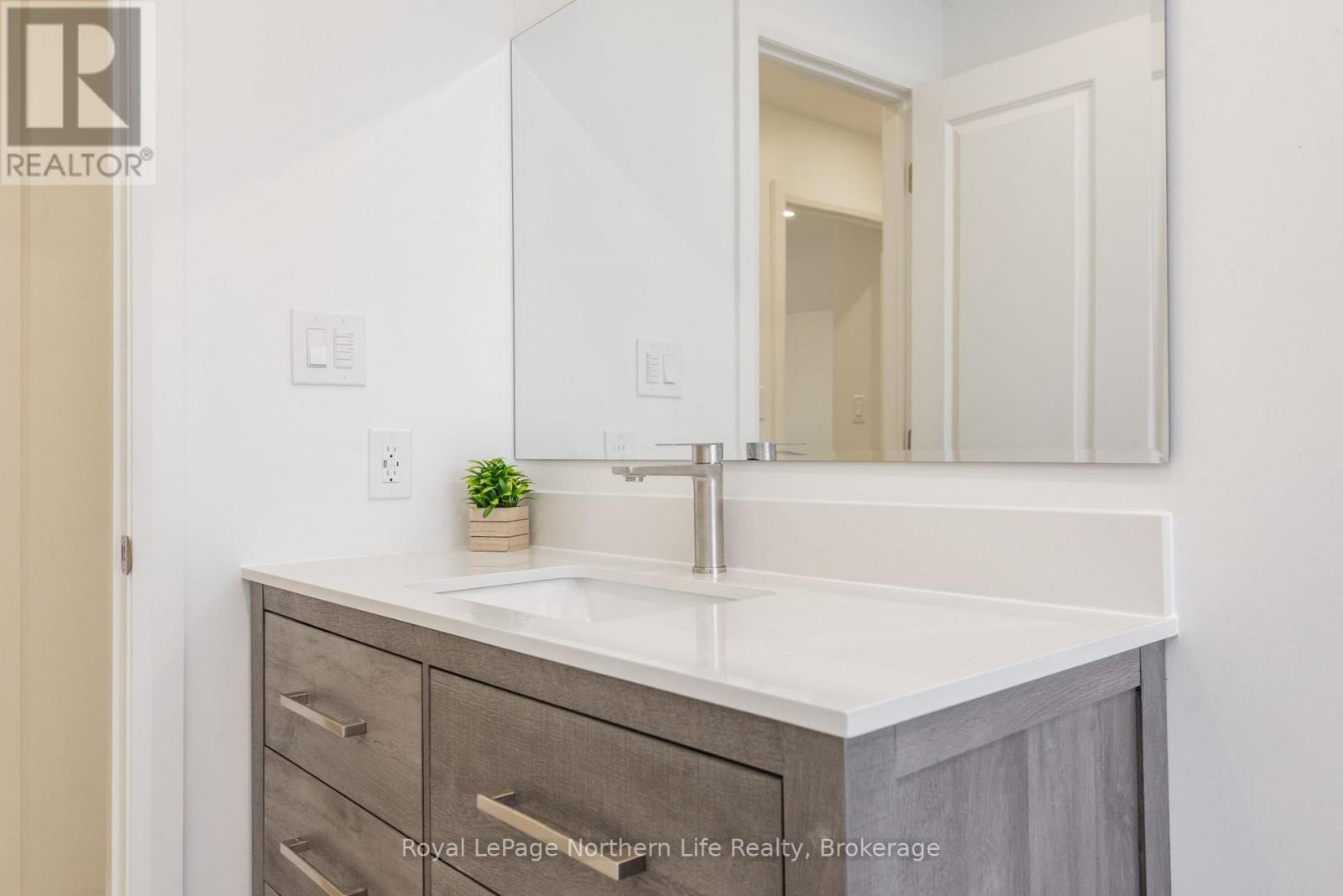 253 Second Avenue W Property Photo 30