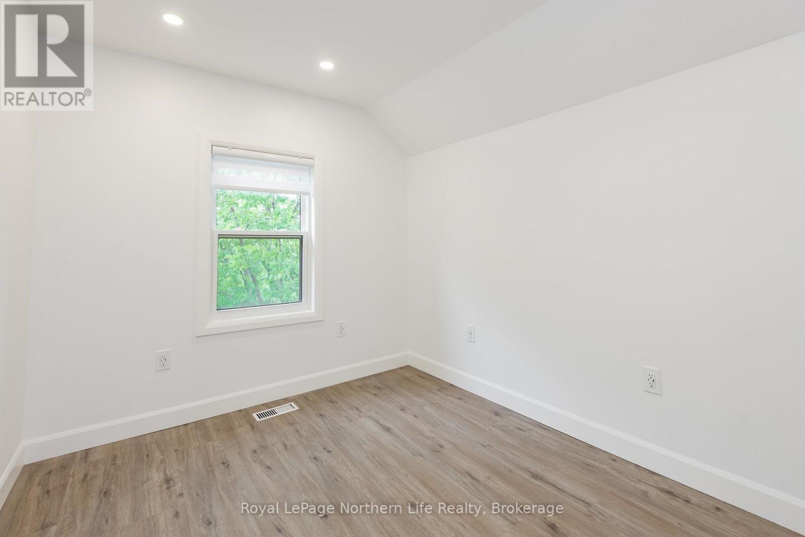 253 Second Avenue W Property Photo 31