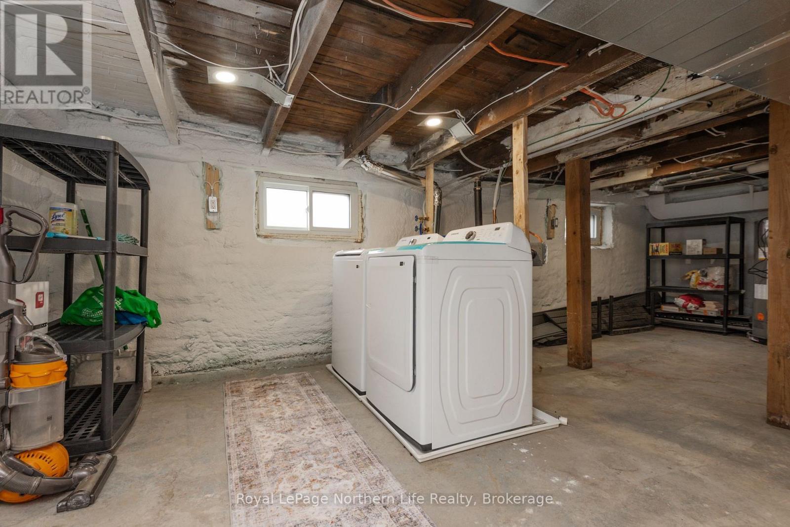 253 Second Avenue W Property Photo 32