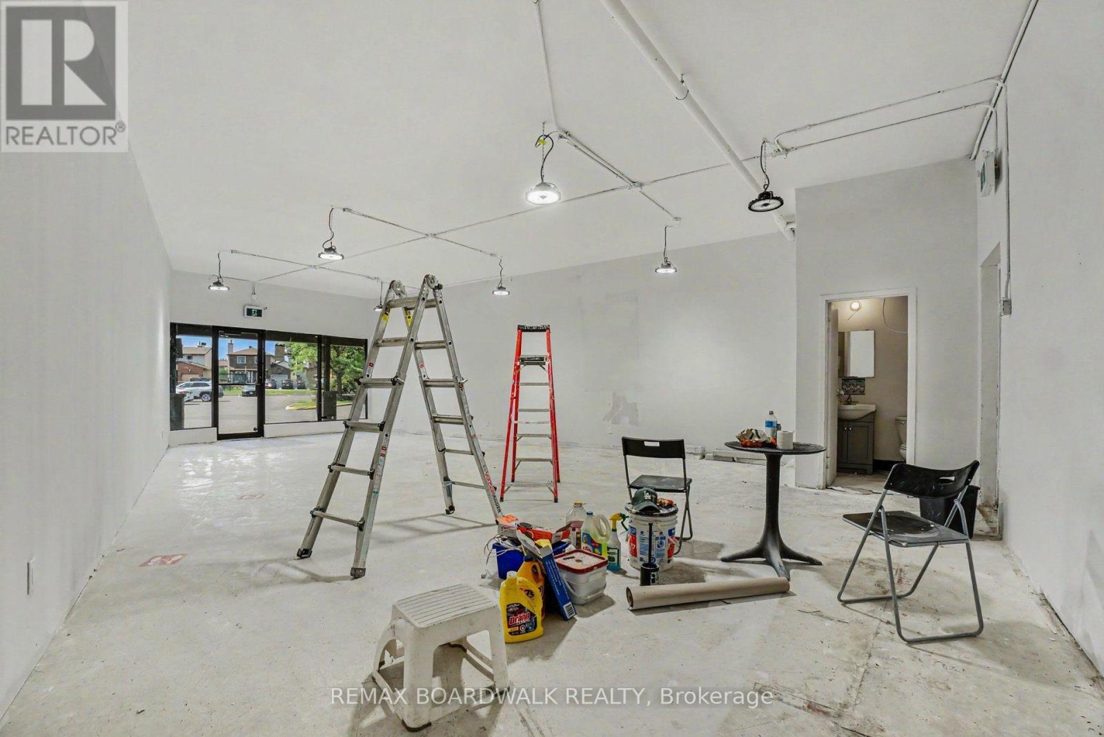 1b - 375 Des Epinettes Avenue Property Photo 12