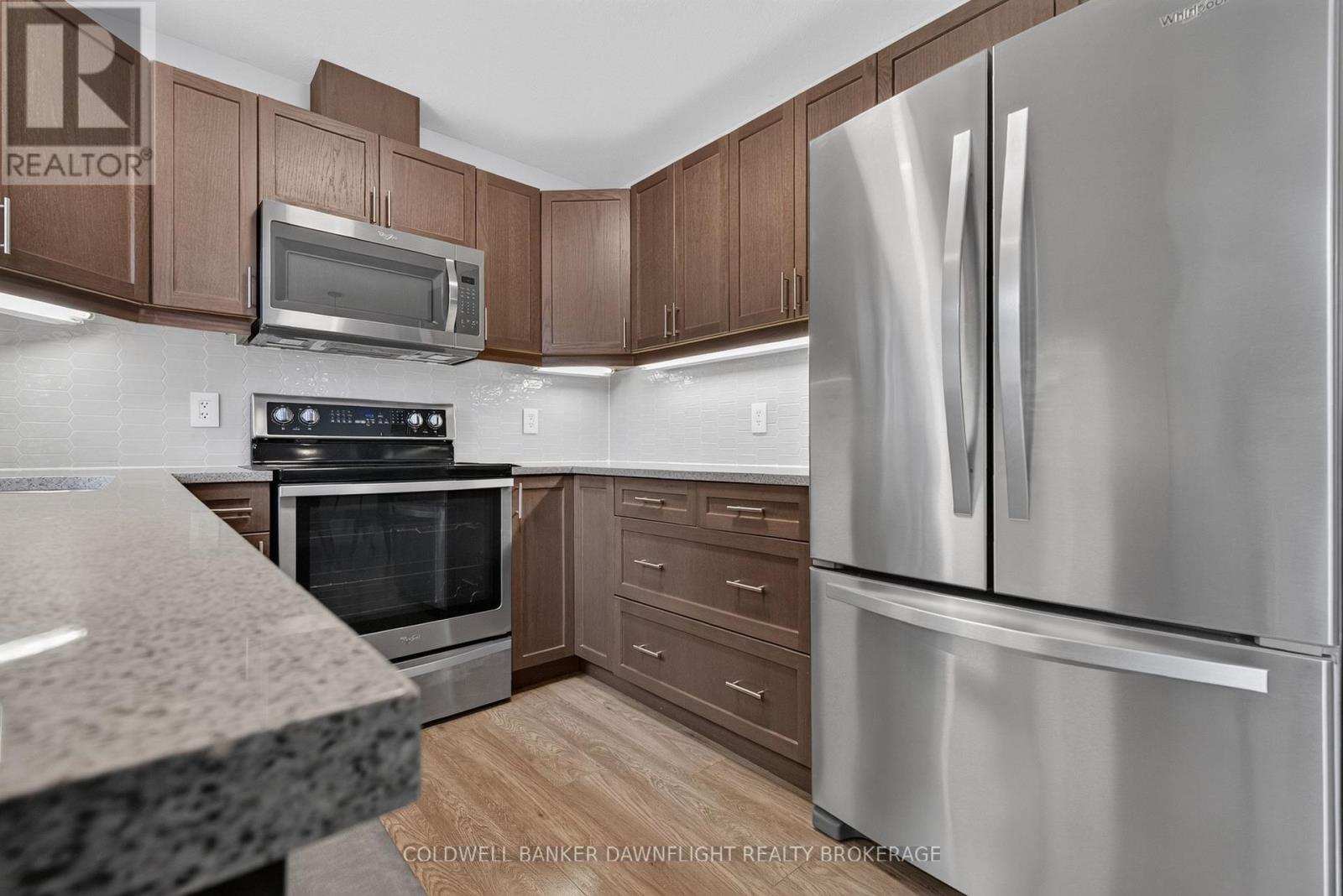 83 - 1061 Eagletrace Drive Property Photo 15