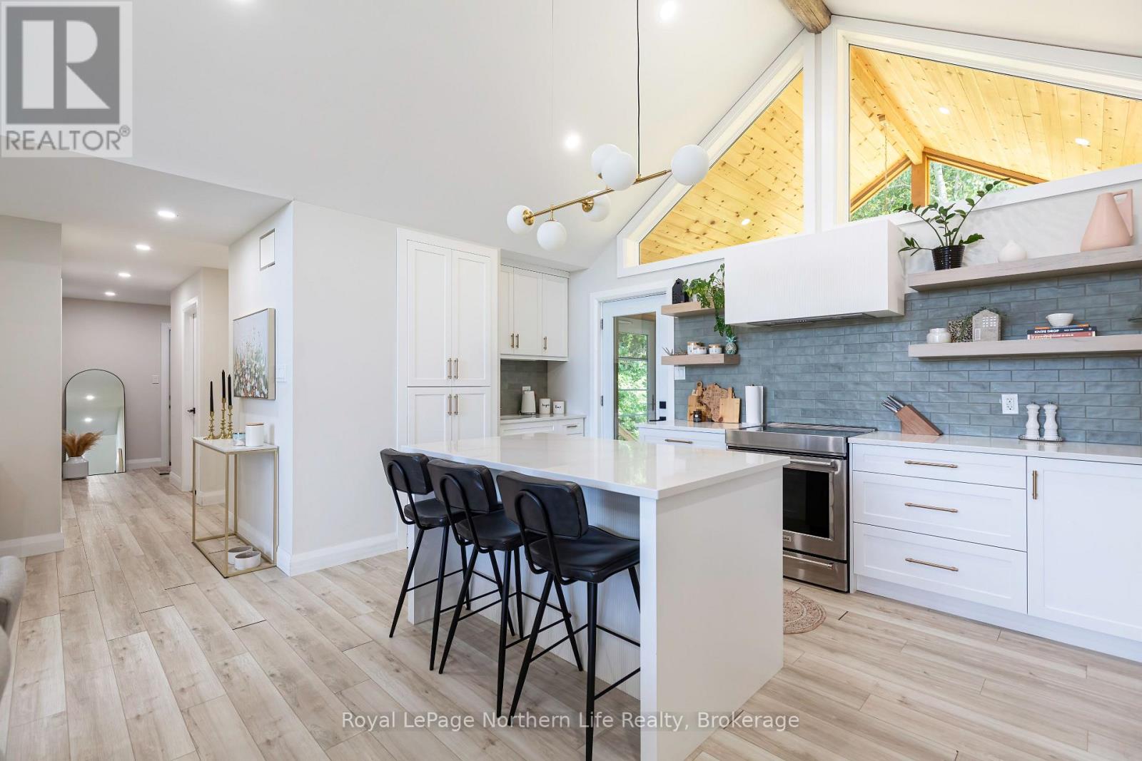 90 Young Drive Property Photo 11