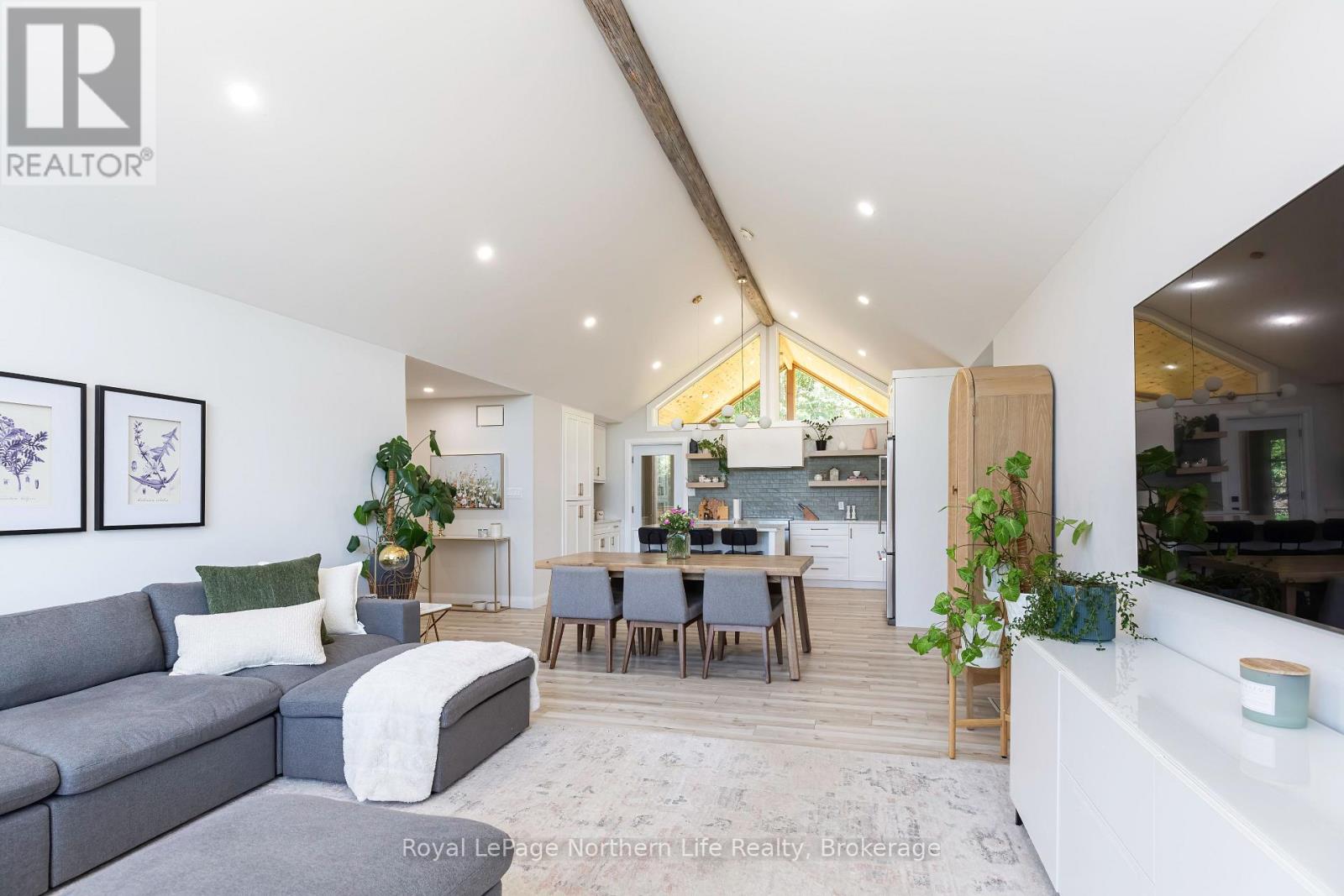 90 Young Drive Property Photo 19