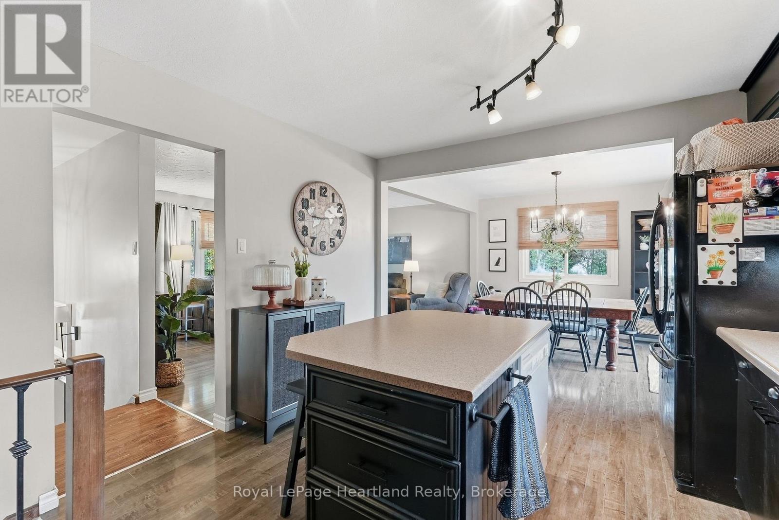 11 William Street N Property Photo 14