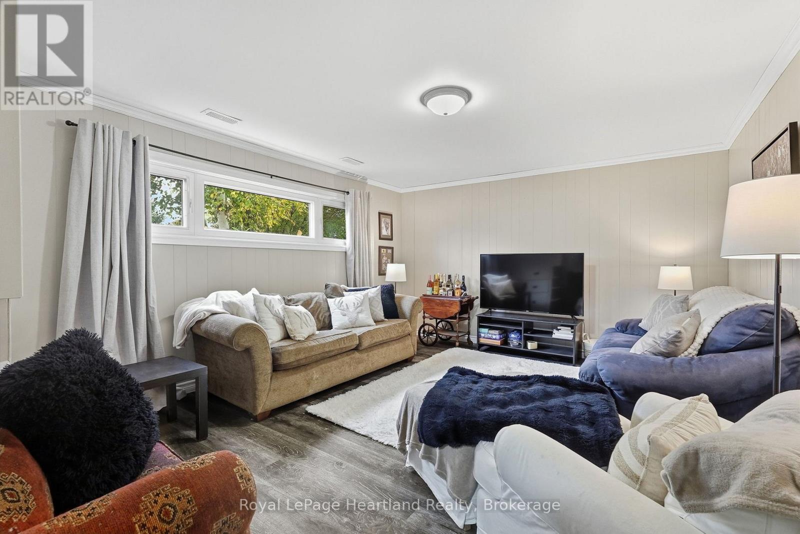 11 William Street N Property Photo 27
