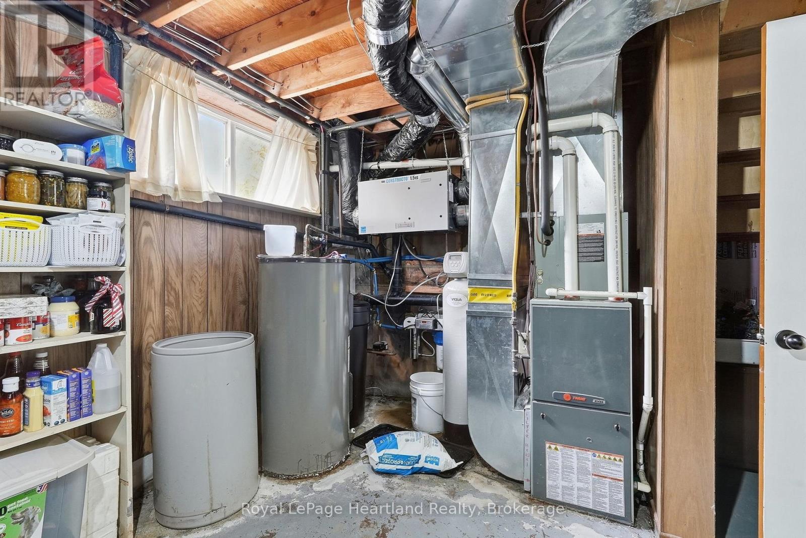 11 William Street N Property Photo 29