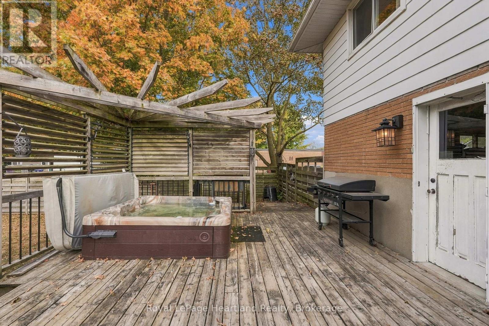 11 William Street N Property Photo 33