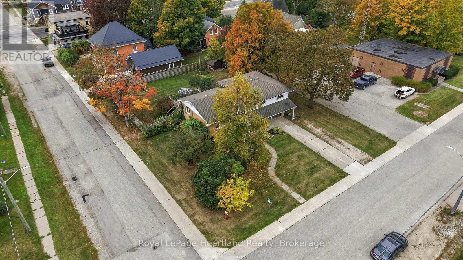 11 William Street N Property Photo 43
