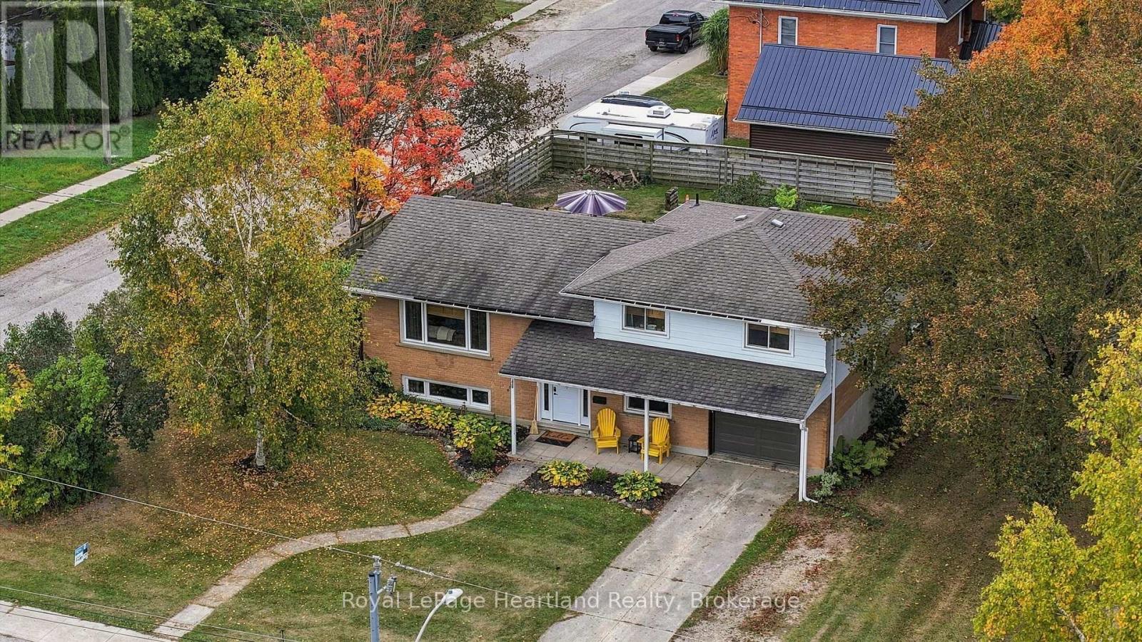 11 William Street N Property Photo 46