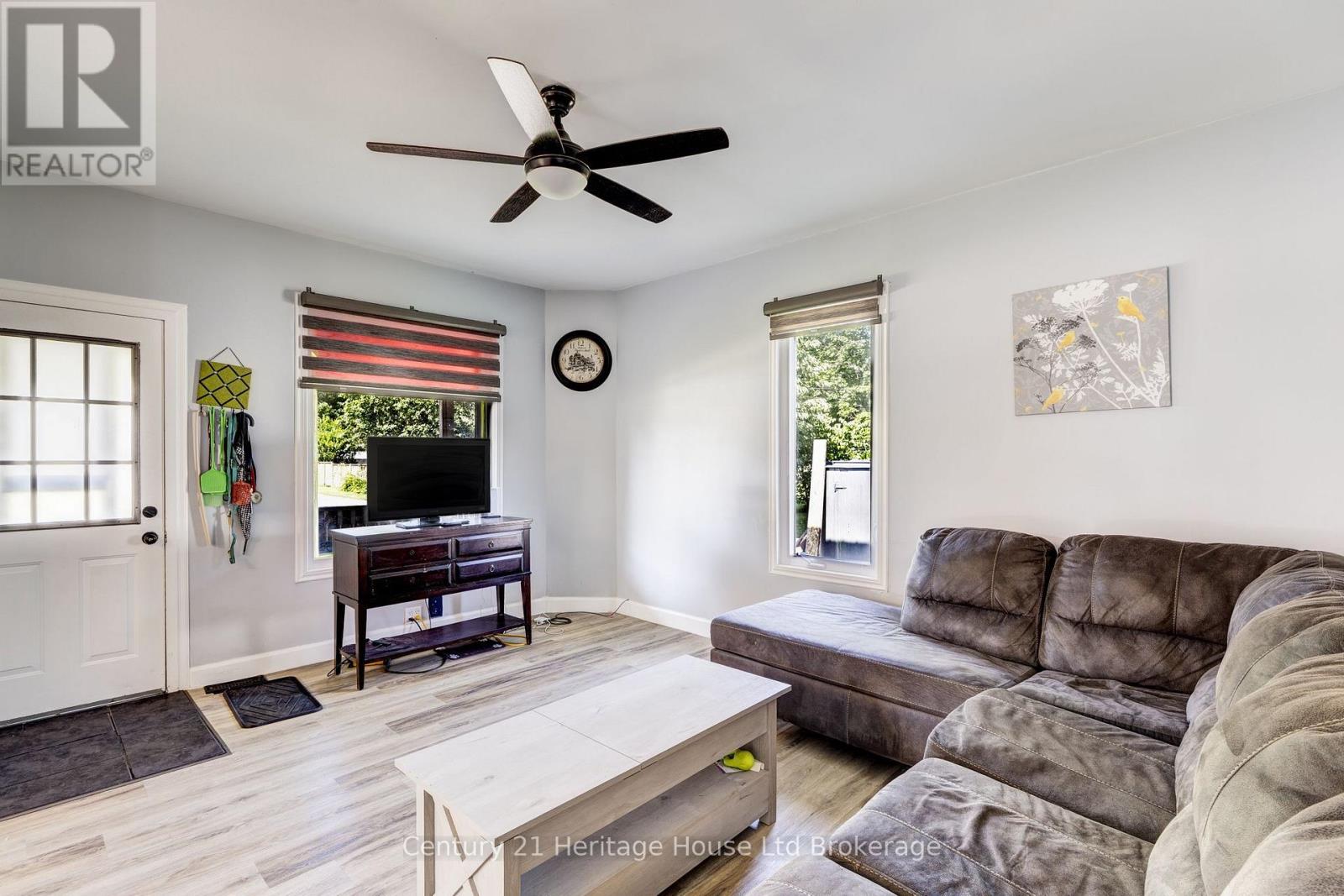 11 Wood Street W Property Photo 11