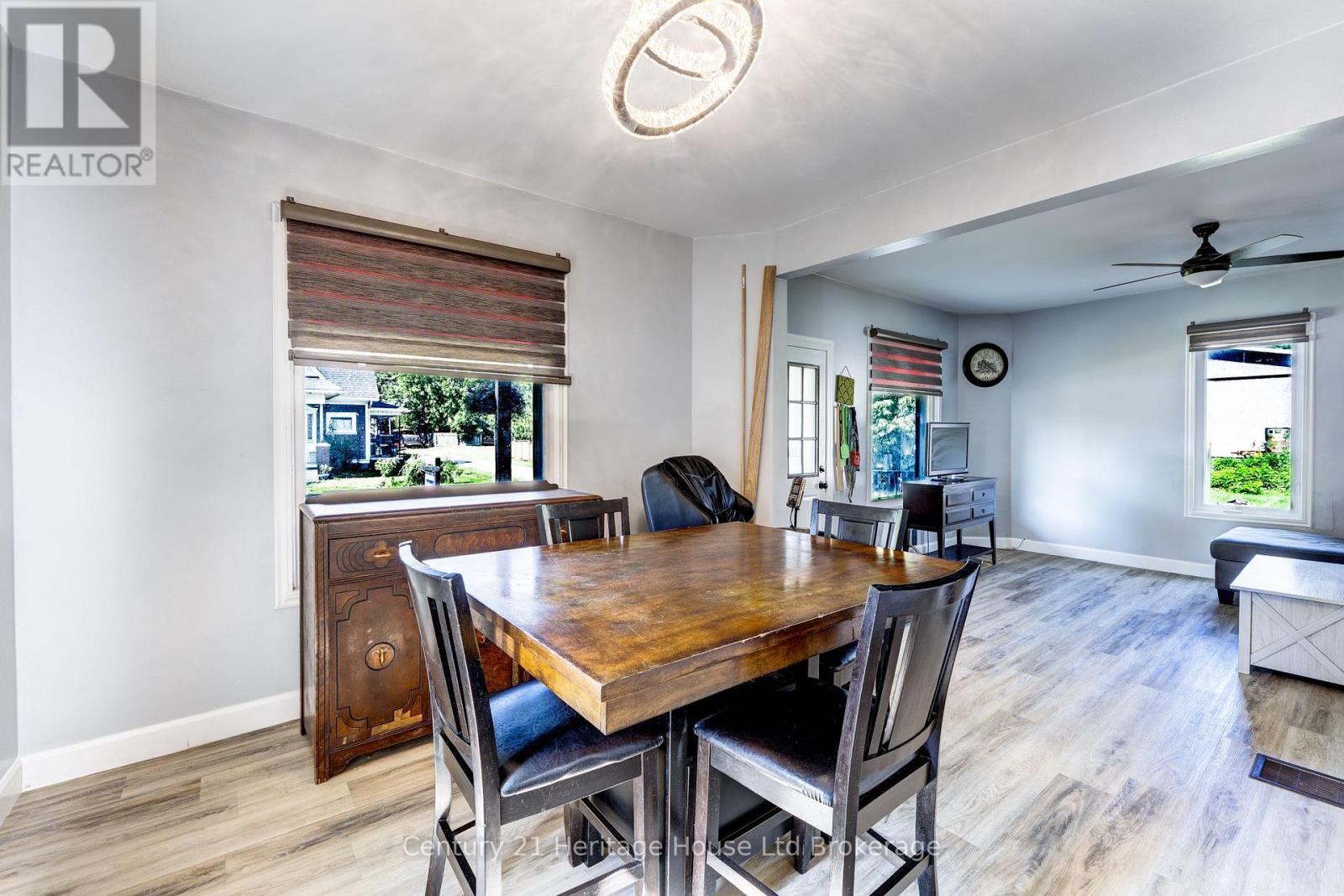 11 Wood Street W Property Photo 14