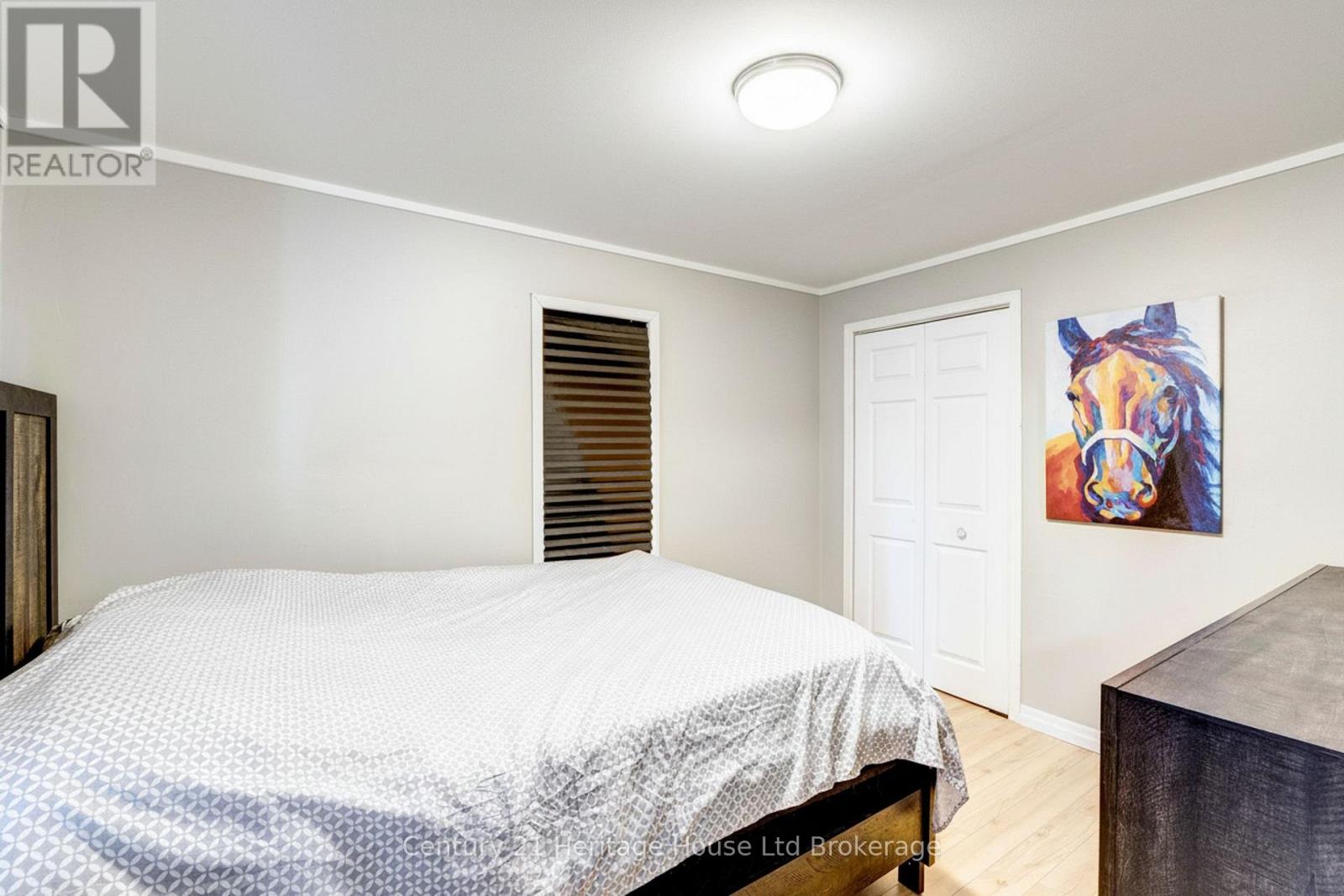 11 Wood Street W Property Photo 28