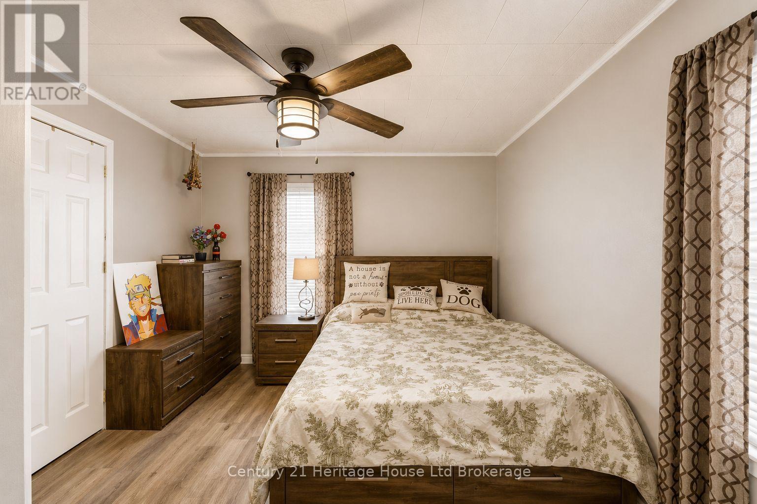 11 Wood Street W Property Photo 30