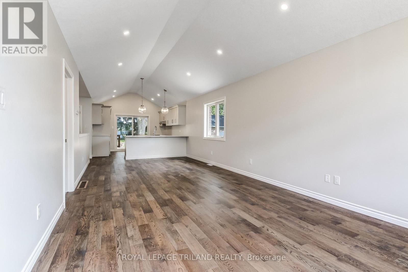 283 Ridout Street Property Photo 4