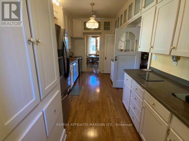 425 Second St. E Street E Property Photo 16